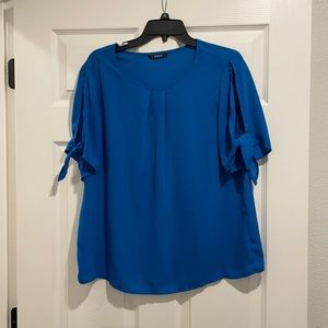 SHEIN blue top